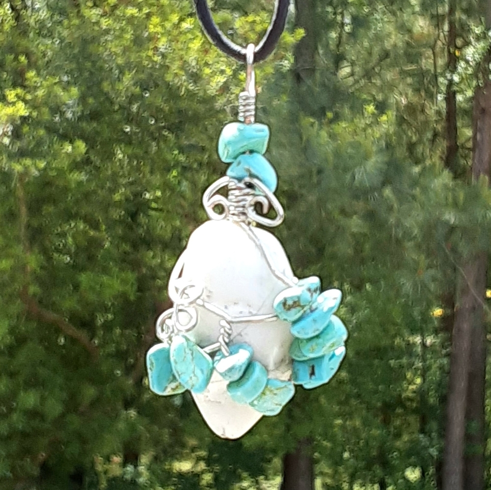 Boho Turquoise Howlite Crystal Pendant Necklace